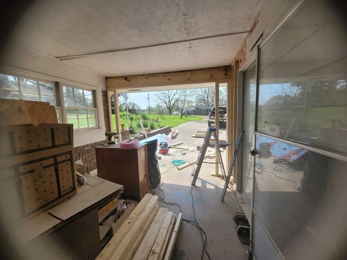 Air movers and dehumidifier for Drying & Dehumidification in North Kansas City